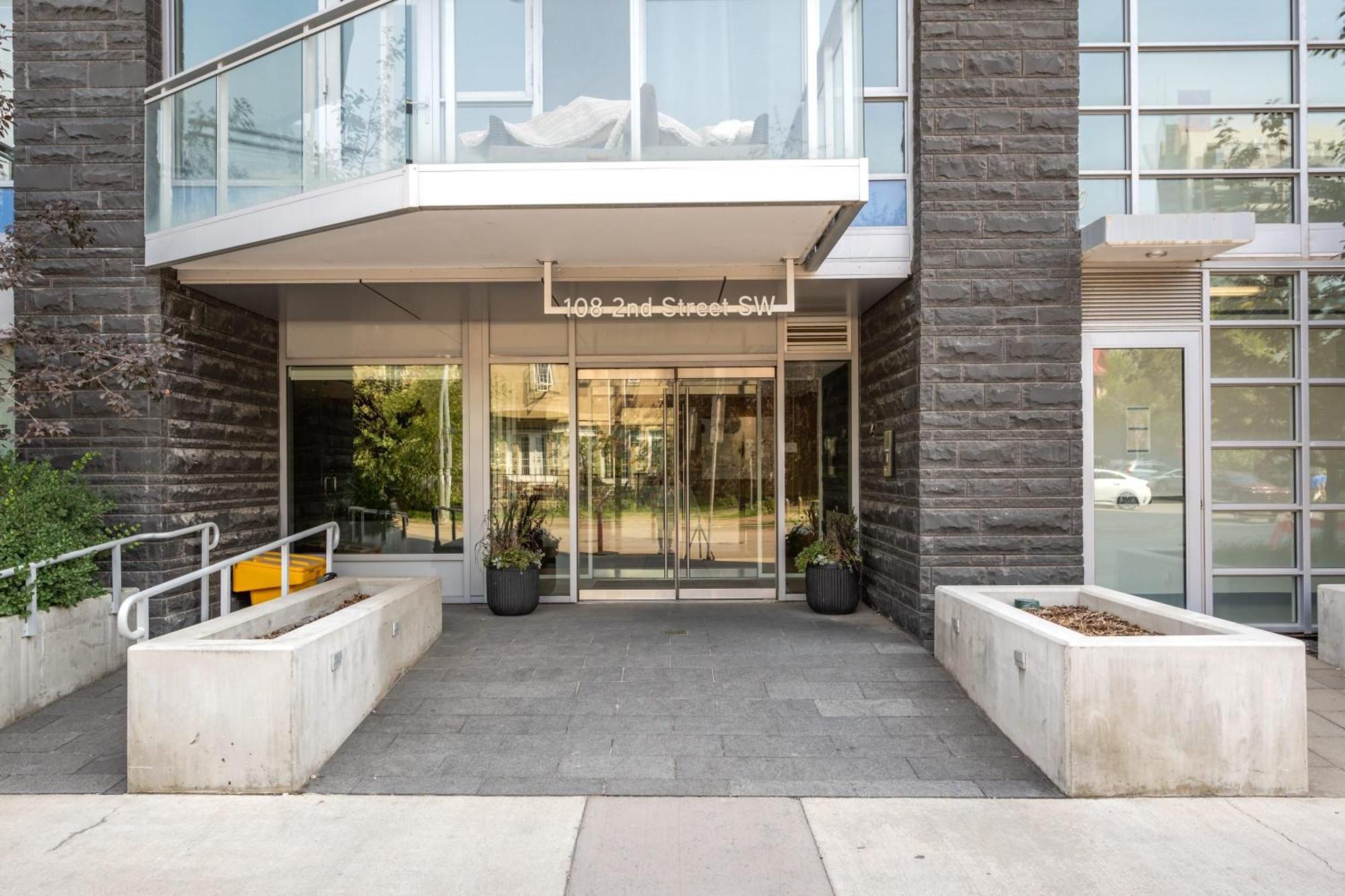 Guest Favorite Riverside Retreat- Walking Trails, Downtown Near Stampede! Free Banff Pass, Wine, Gym, Parking! Κάλγκαρι Εξωτερικό φωτογραφία