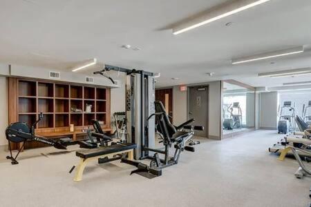 Guest Favorite Riverside Retreat- Walking Trails, Downtown Near Stampede! Free Banff Pass, Wine, Gym, Parking! Κάλγκαρι Εξωτερικό φωτογραφία